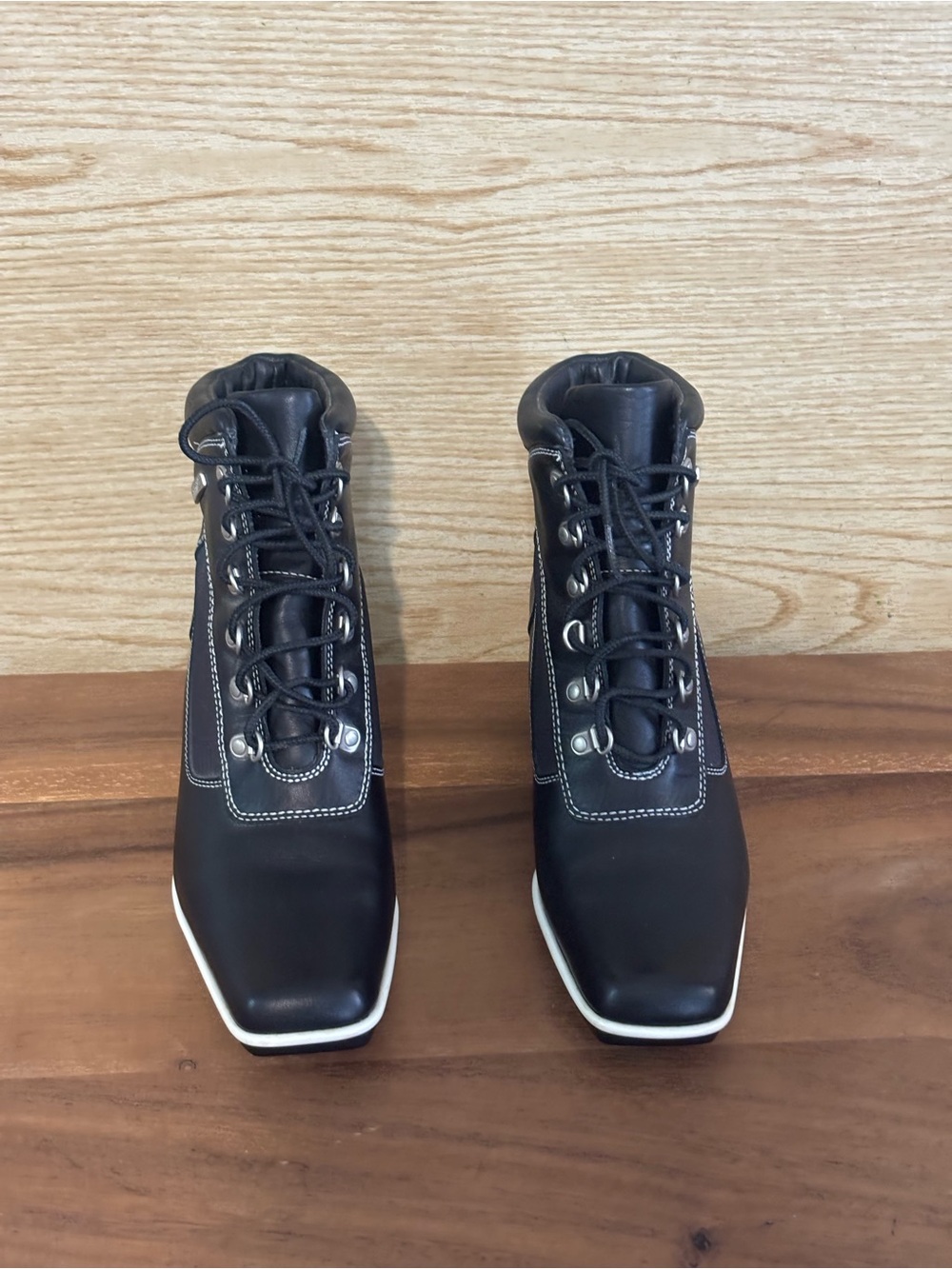 TIMBERLAND WOMEN'S BLACK LEATHER SQUARE TOE LACE-UP ANKLE BOOTS